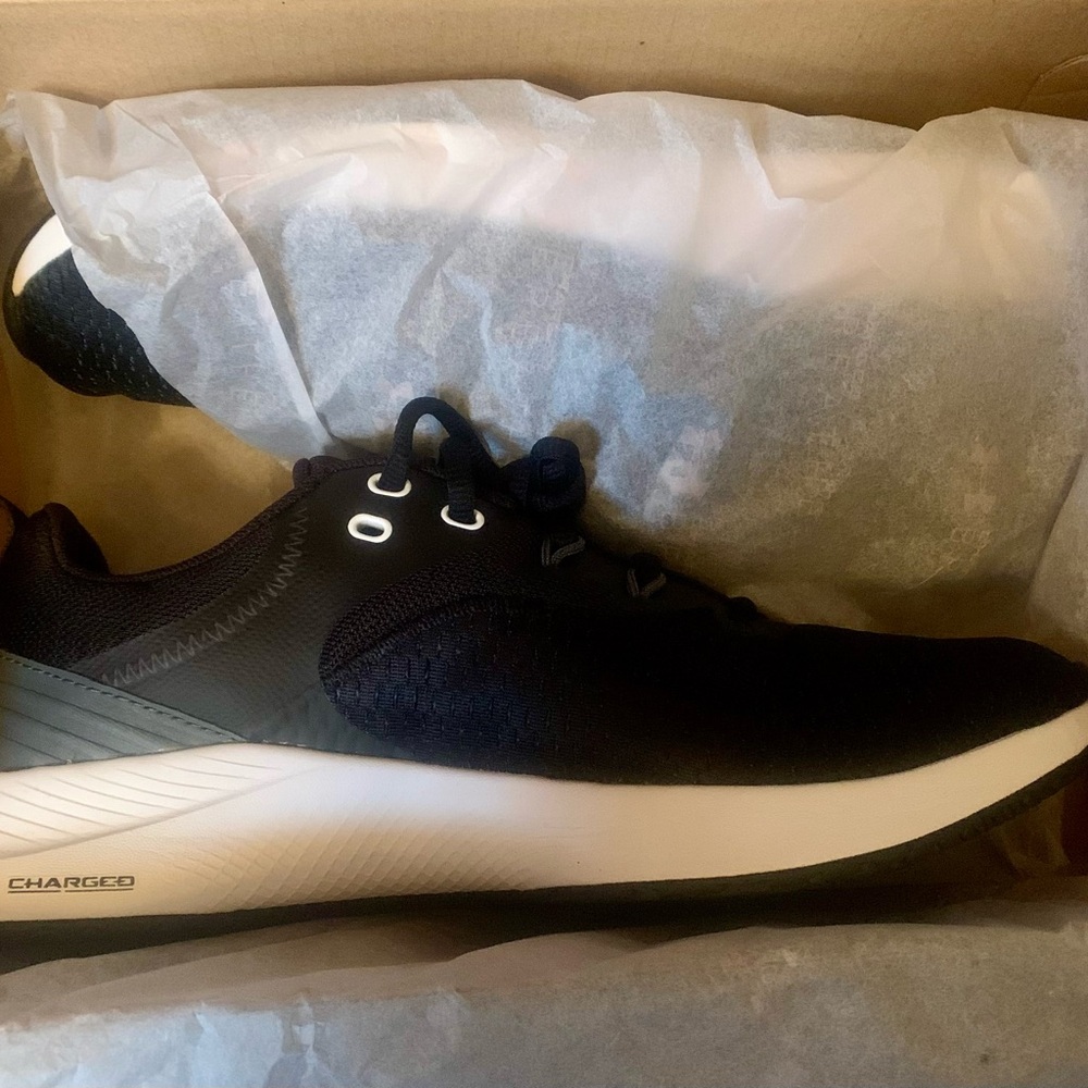 Under Armour Charged Breathe TR 3 Women's shoes, size 9.5 NWT, blk/white - Picture 7 of 16